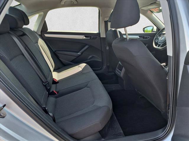 Used 2017 Volkswagen Passat 1.8T S FWD image 18