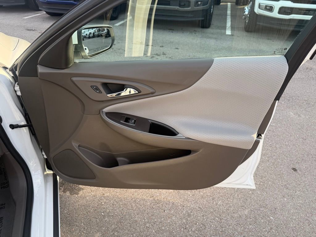 Used 2023 Chevrolet Malibu LT image 17