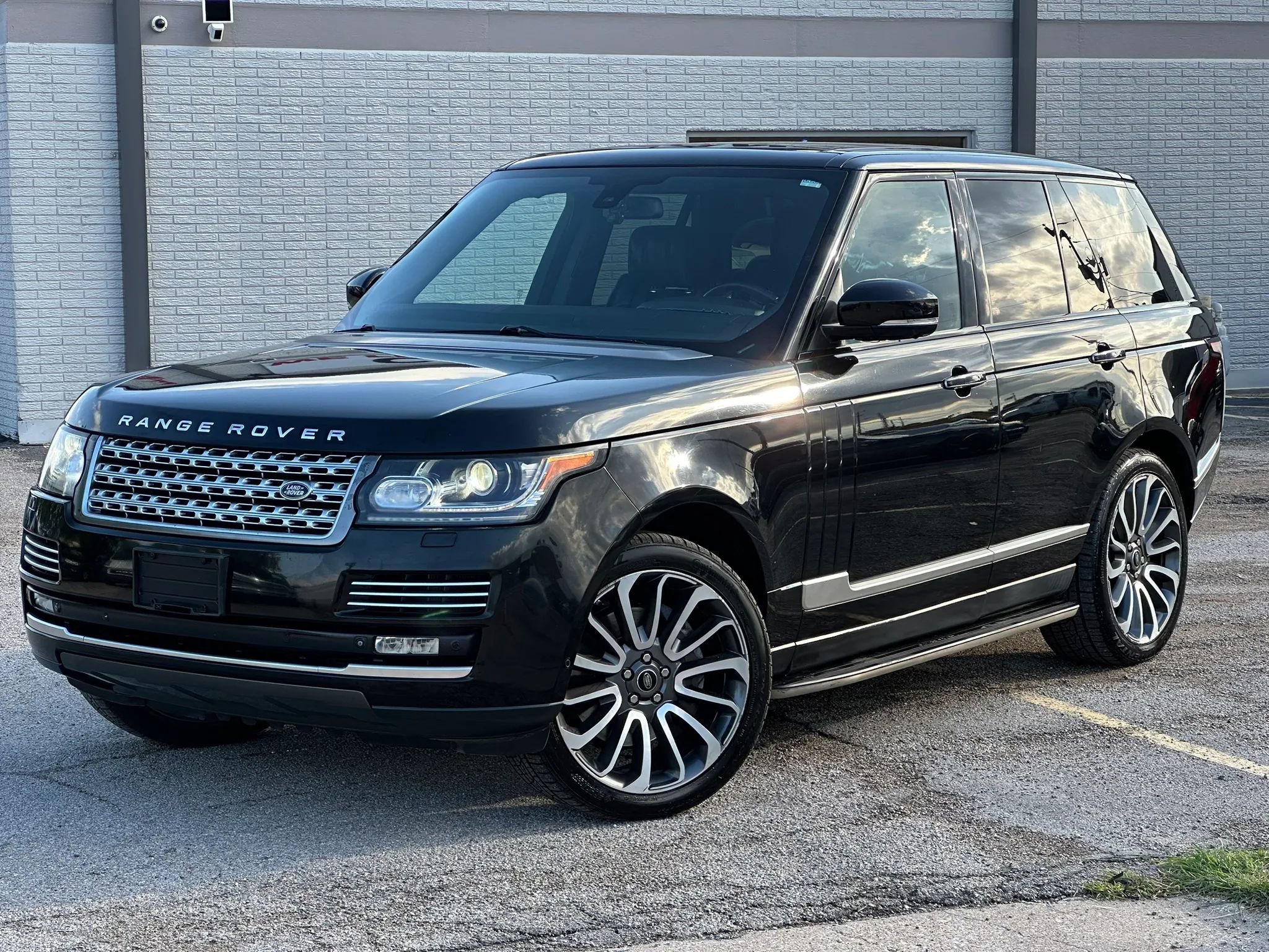 Used 2014 Land Rover Range Rover Autobiography AWD/4WD image 2