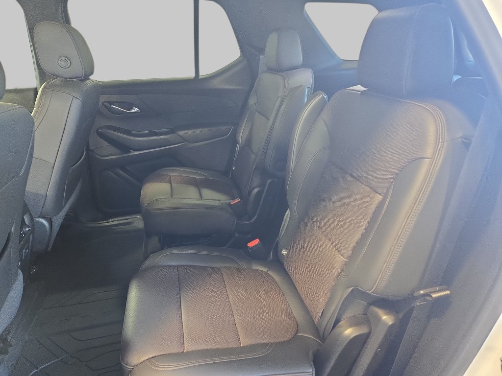 Used 2023 Chevrolet Traverse High Country AWD/4WD image 16