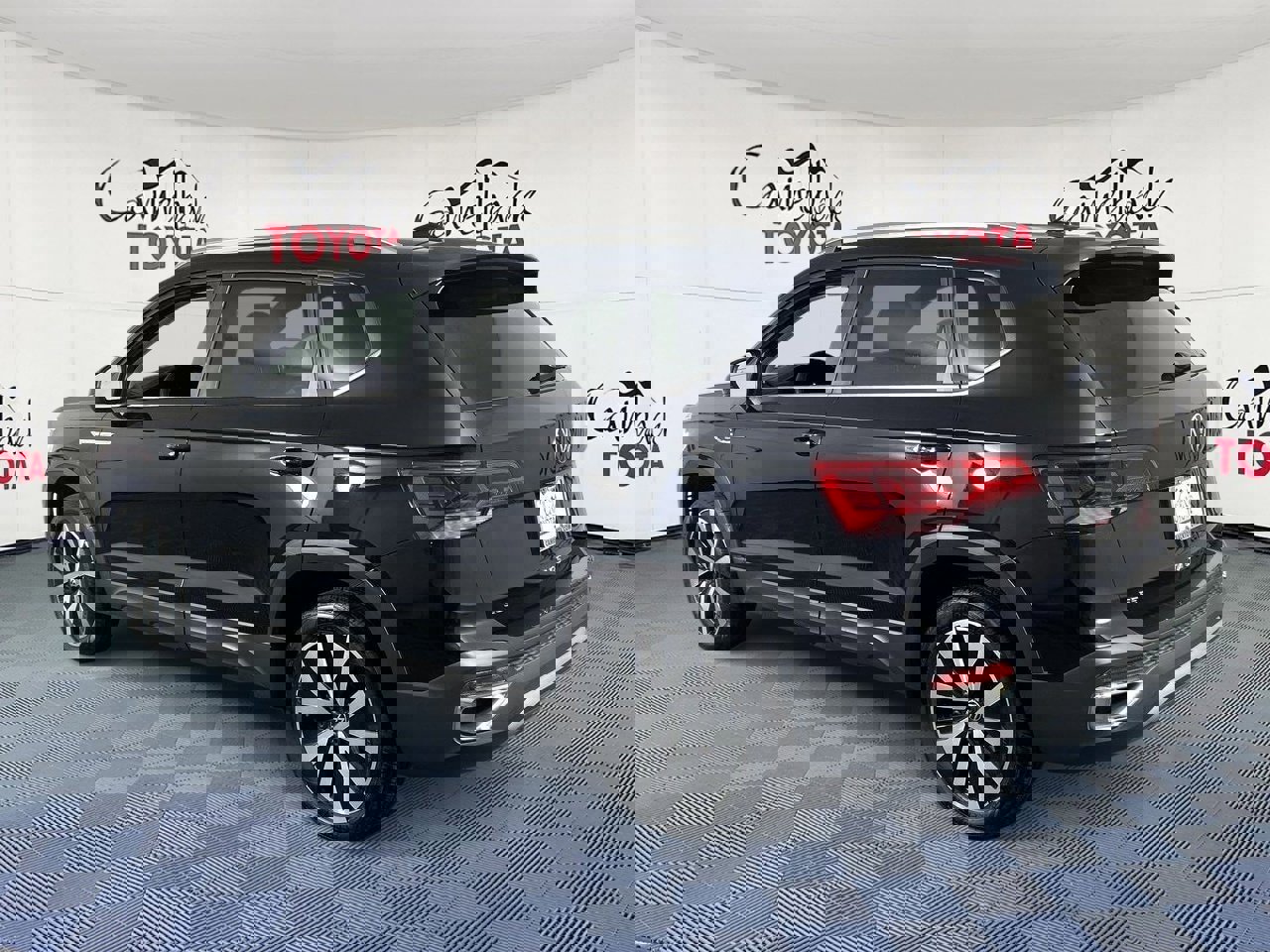 Used 2024 Volkswagen Taos SE image 5