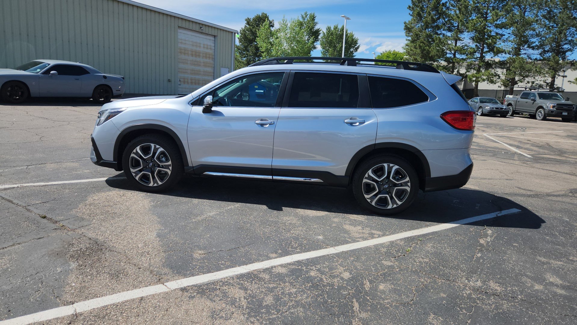 Used 2023 Subaru Ascent Limited w/ Technology Package AWD/4WD image 6