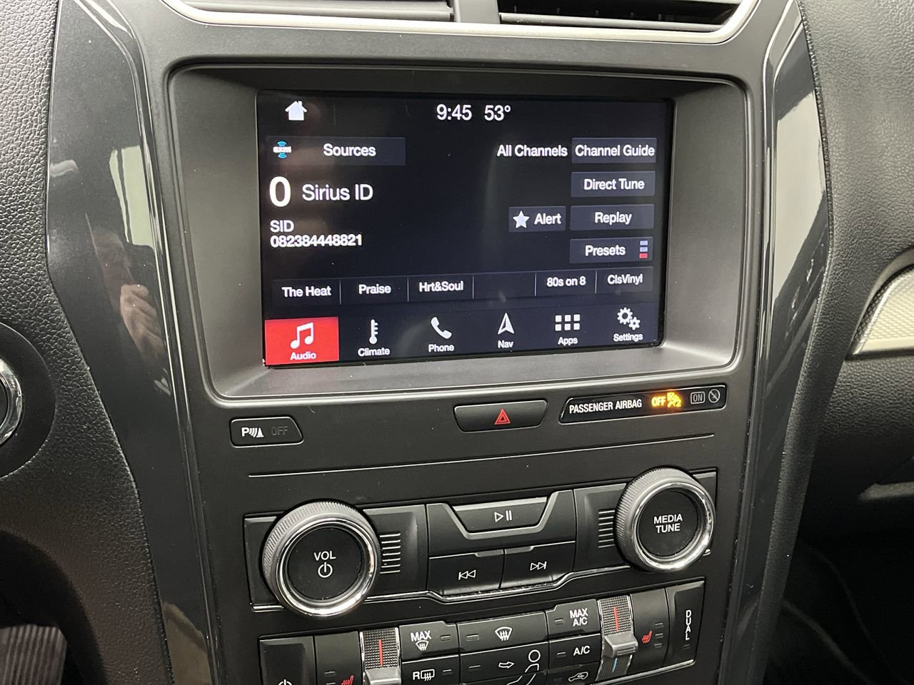 Used 2019 Ford Explorer XLT w/ Equipment Group 202A AWD/4WD image 21