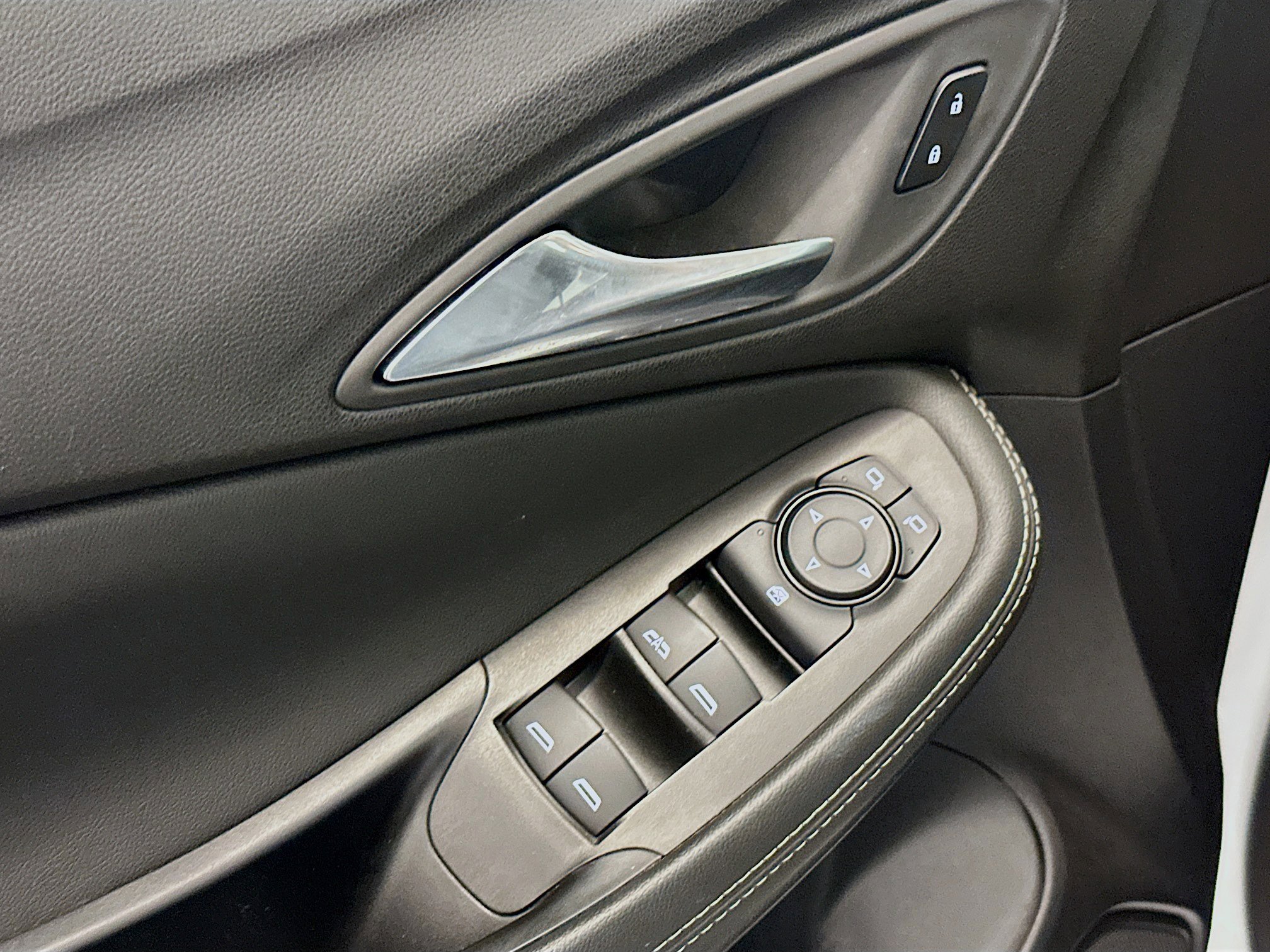 Used 2024 Buick Encore GX Sport Touring image 15