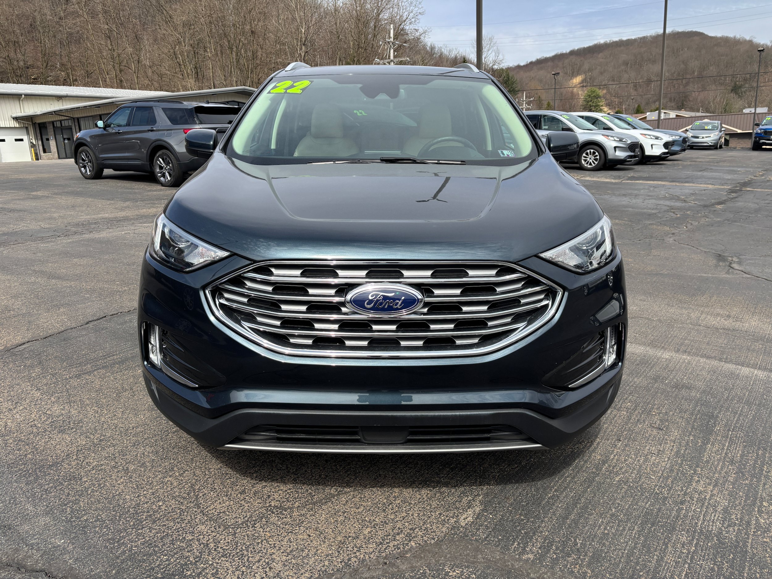 Used 2022 Ford Edge SEL w/ Convenience Package AWD/4WD image 4