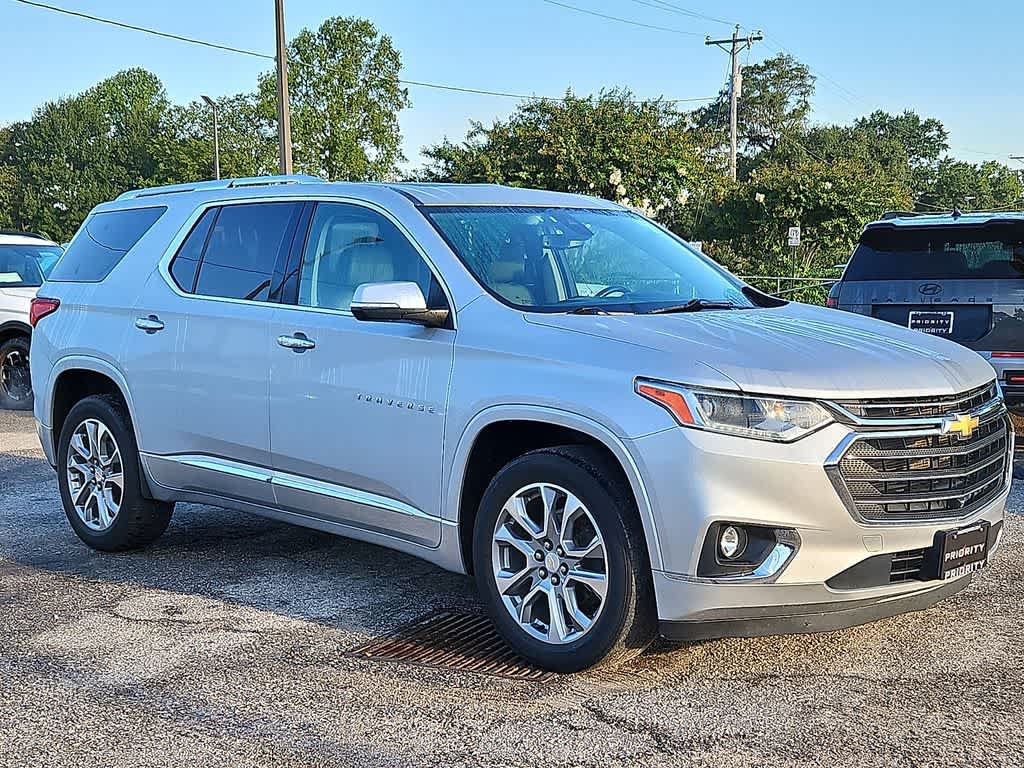 Used 2021 Chevrolet Traverse Premier FWD image 3