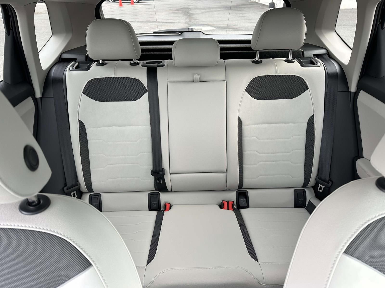 New 2026 Volkswagen Taos SE image 14