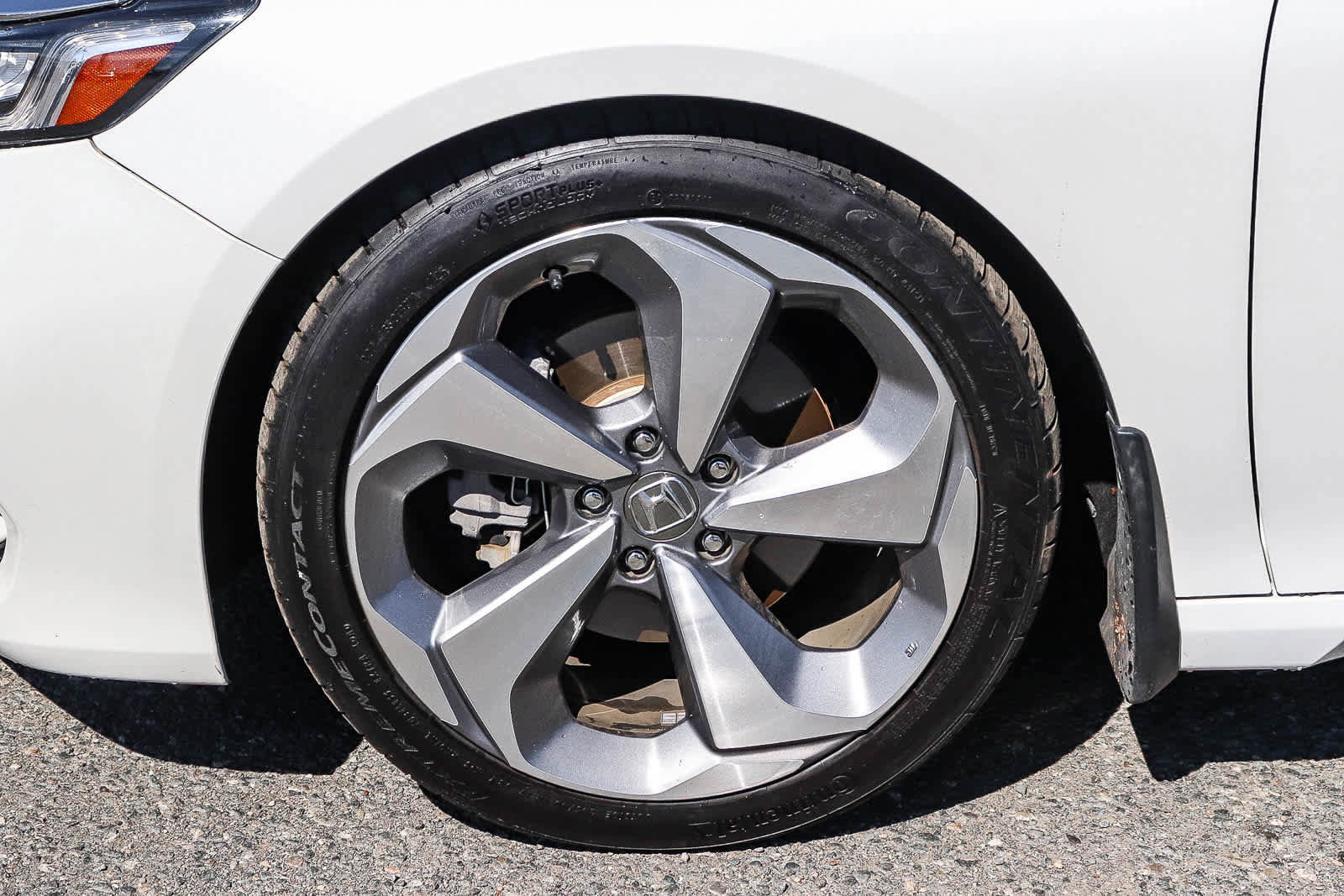 Used 2018 Honda Accord Touring image 13