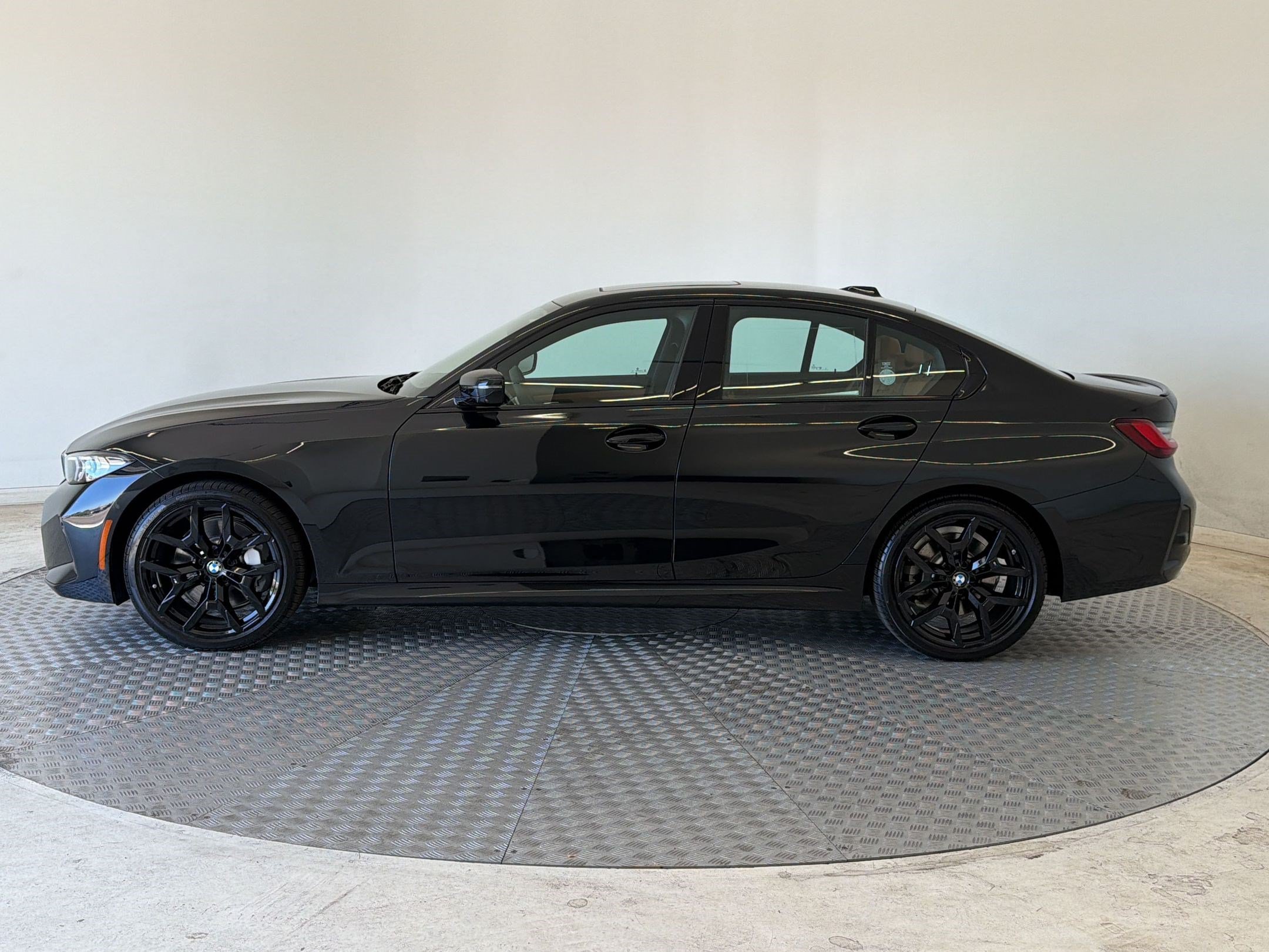 New 2026 BMW 330i xDrive Sedan w/ M Sport Package AWD/4WD image 2