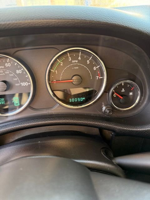 Used 2017 Jeep Wrangler Unlimited Sahara w/ Max Tow Package image 2