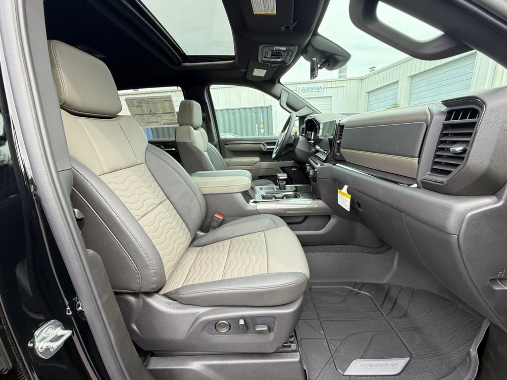 New 2026 Chevrolet Silverado 1500 ZR2 w/ LPO, Dark Essentials Package AWD/4WD image 32