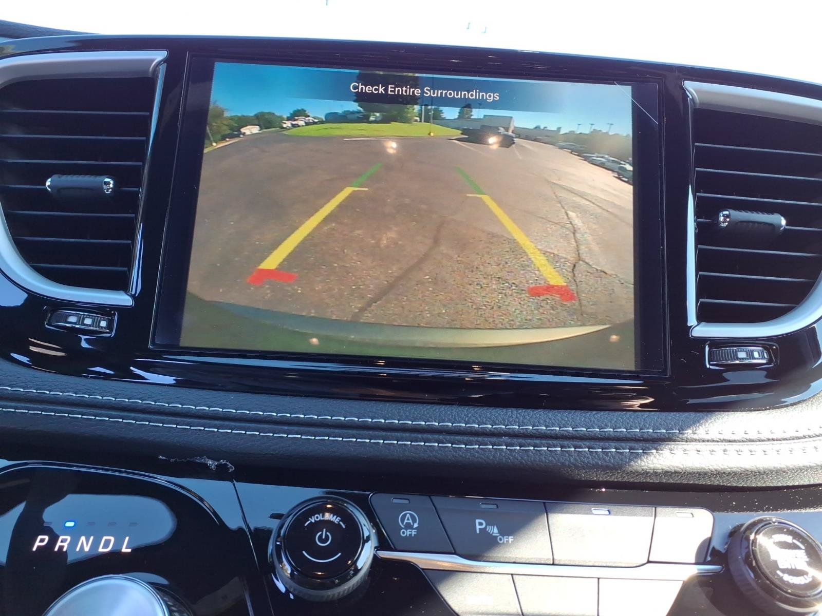 New 2027 Chrysler Pacifica Select AWD/4WD image 24