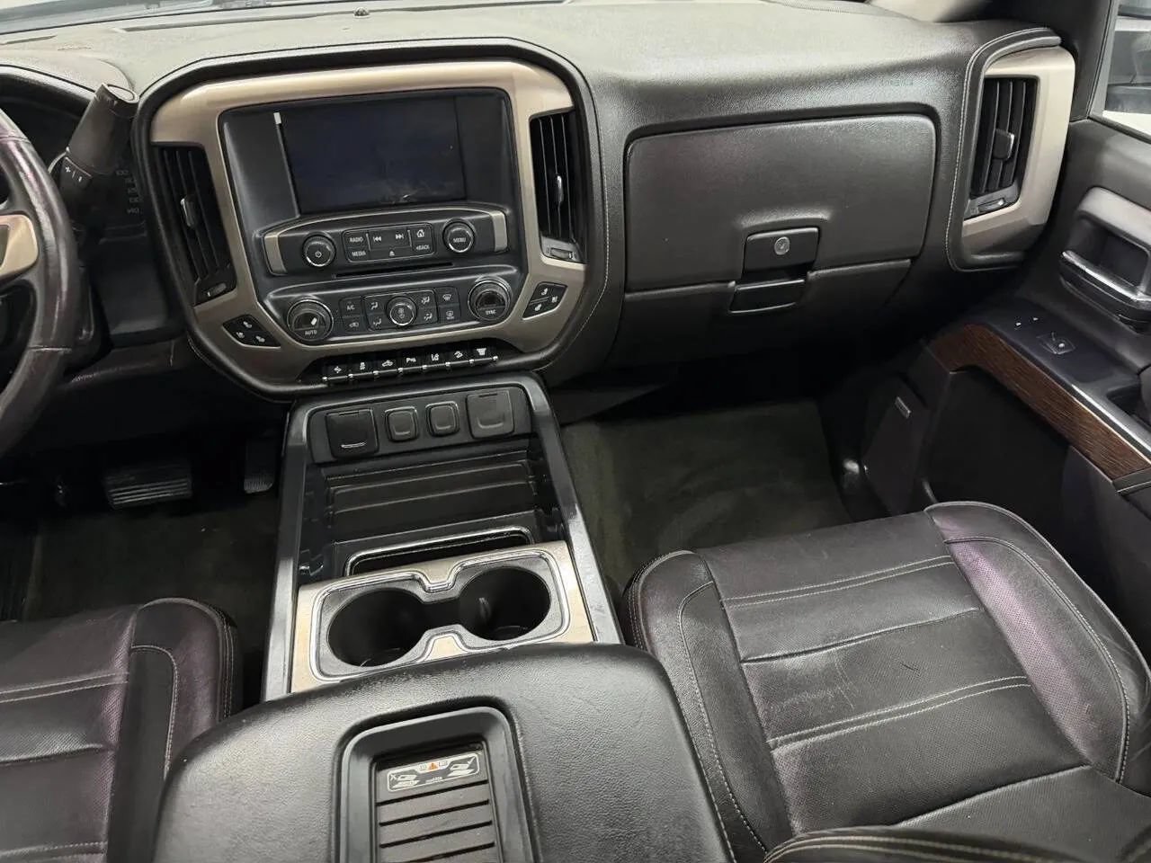 Used 2018 GMC Sierra 2500 Denali w/ Duramax Plus Package AWD/4WD image 30