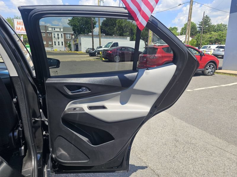 Used 2020 Chevrolet Equinox LS w/ LS Convenience Package FWD image 19