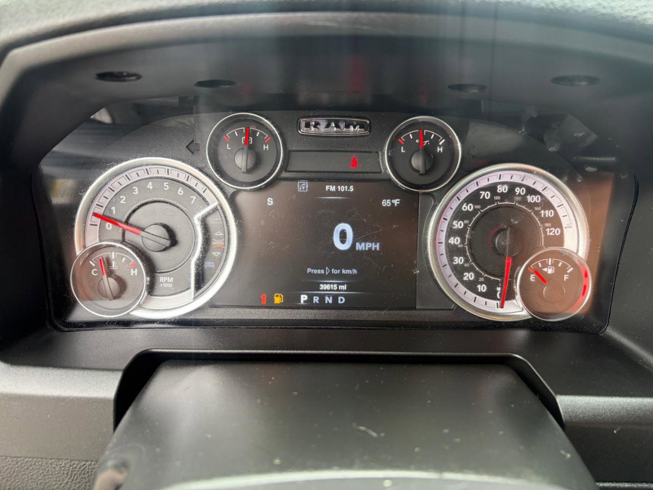 Used 2021 RAM 1500 Classic SLT w/ SLT Plus D￩cor Group image 13