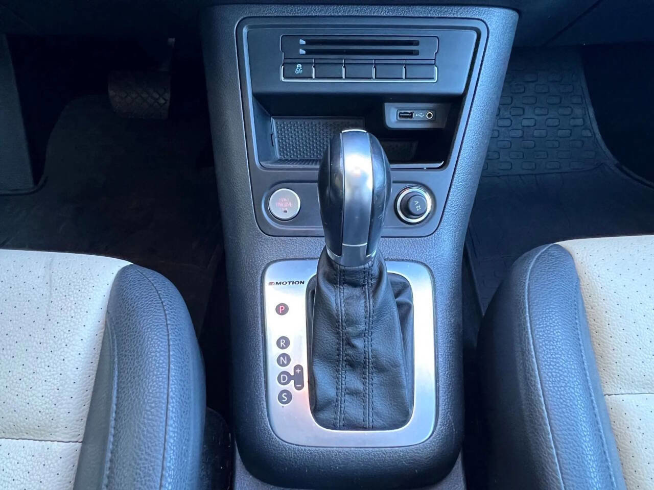 Used 2017 Volkswagen Tiguan Wolfsburg Edition image 25