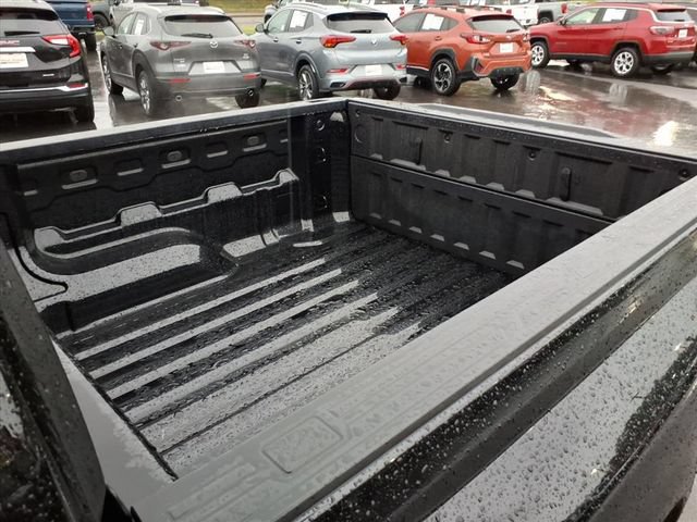 Used 2024 Chevrolet Colorado LT w/ LT Convenience Package AWD/4WD image 13