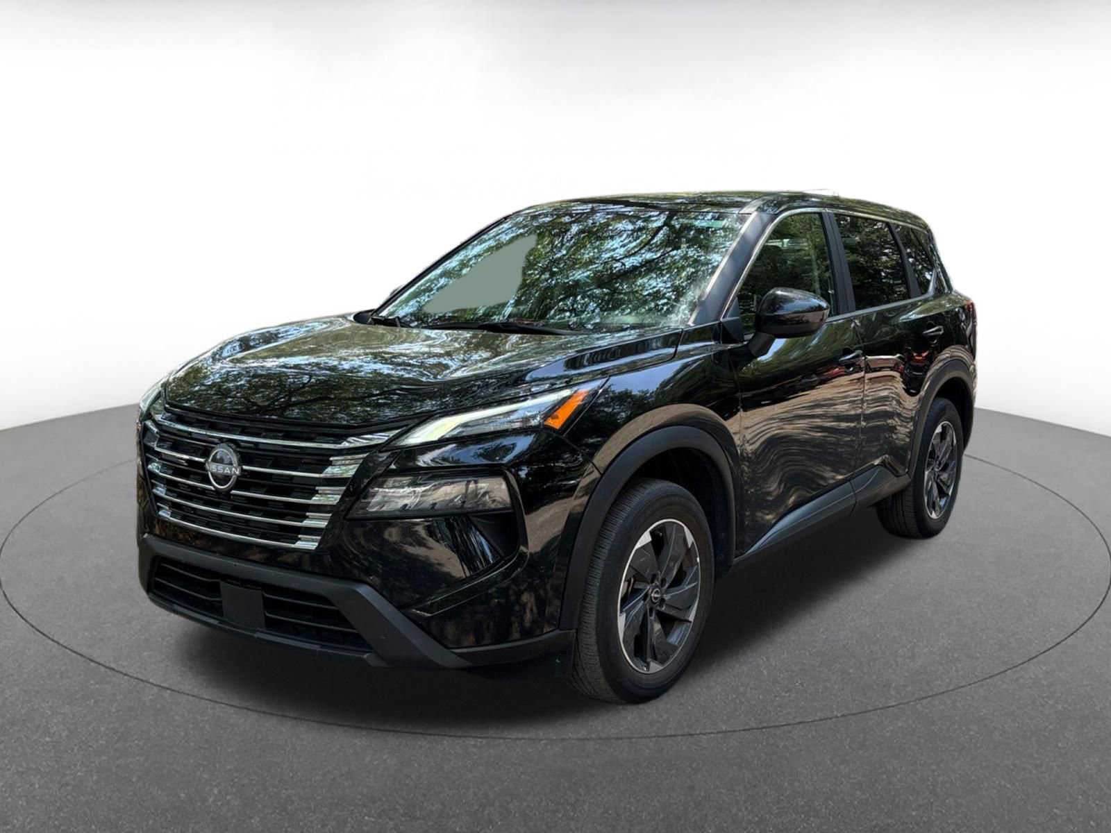 Used 2025 Nissan Rogue SV FWD image 3