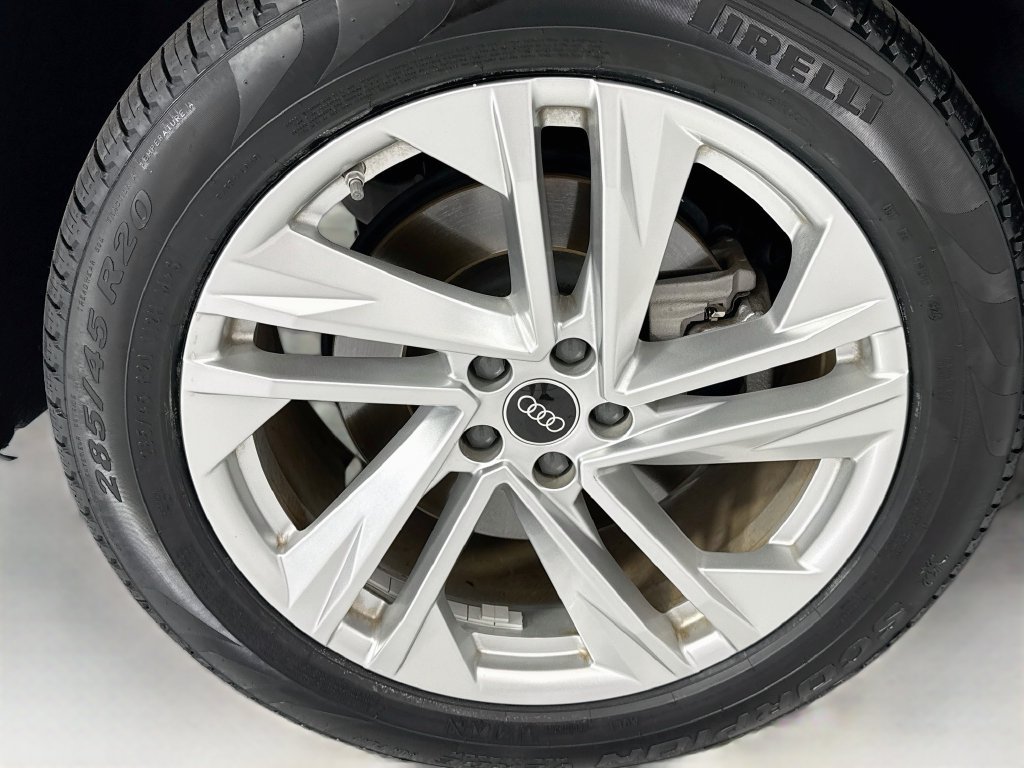 Used 2023 Audi Q7 3.0T Premium Plus w/ Premium Plus Package AWD/4WD image 32