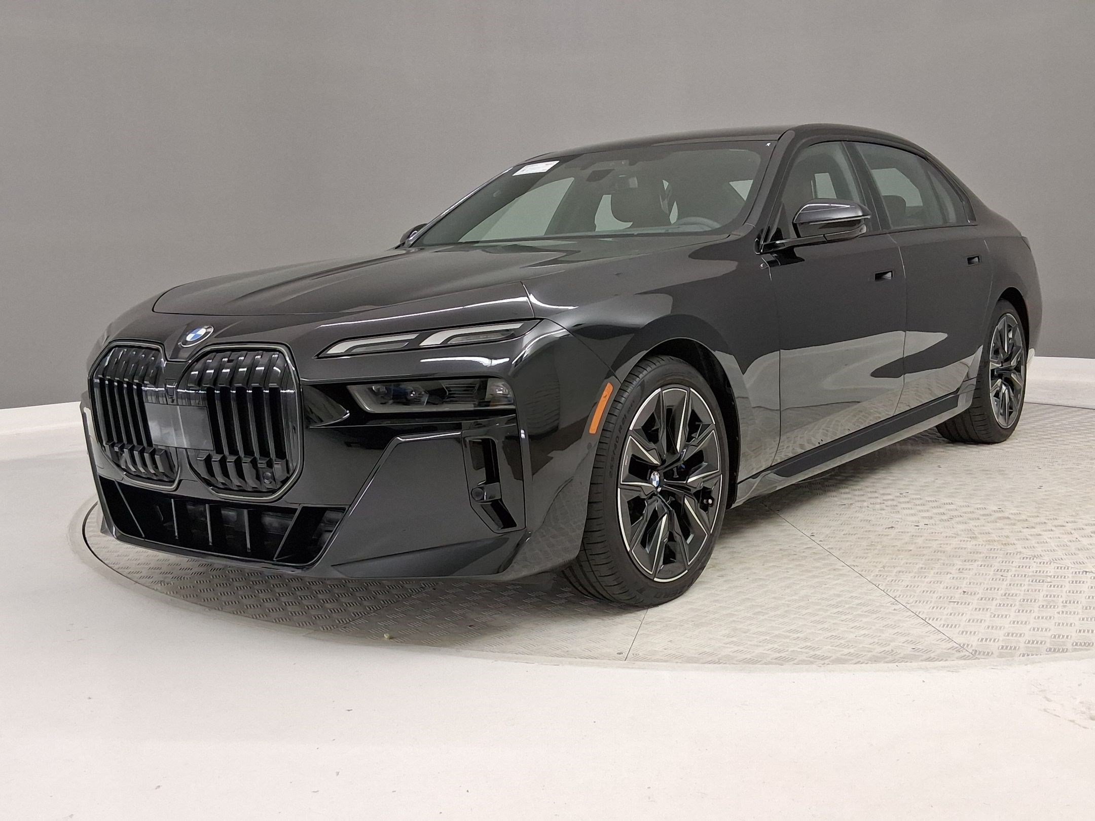 Used 2025 BMW 760i xDrive AWD/4WD image 33
