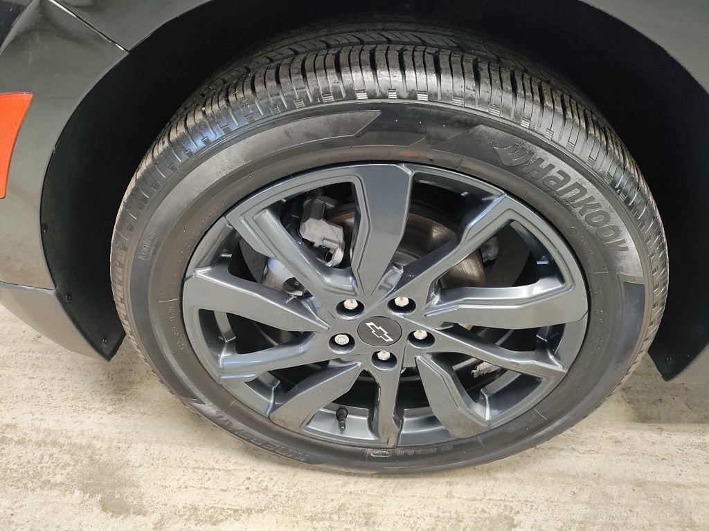 Used 2023 Chevrolet Equinox RS w/ LPO, Floor Liner Package FWD image 19