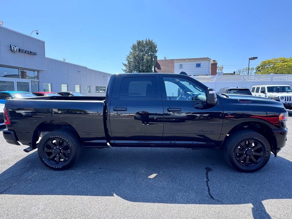 Used 2024 RAM 2500 Big Horn w/ Night Edition AWD/4WD image 9