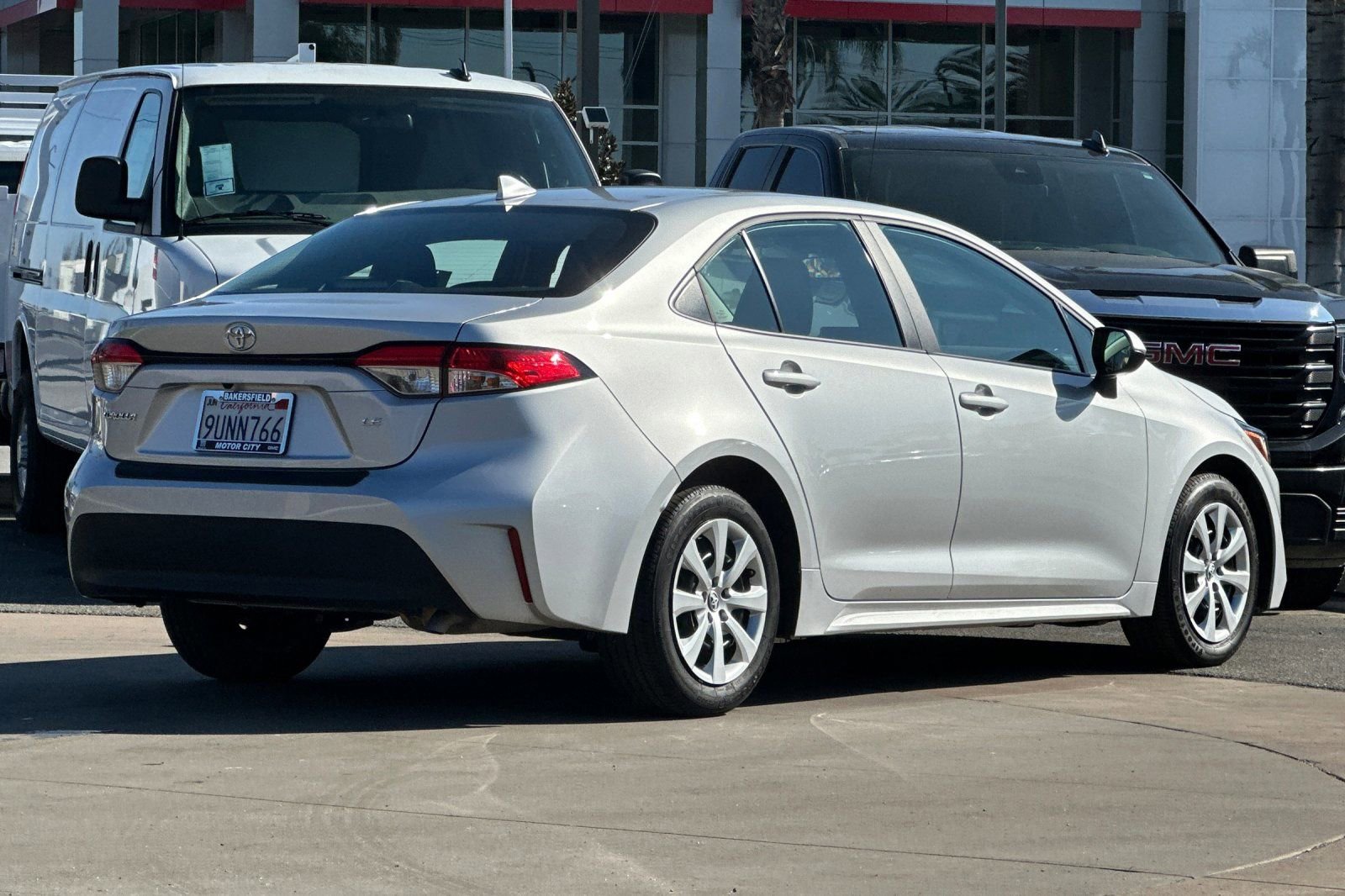 Used 2025 Toyota Corolla LE image 4