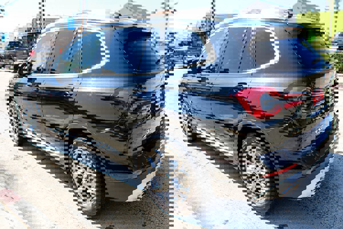 Used 2022 BMW X3 xDrive30i w/ Premium Package 2 image 3