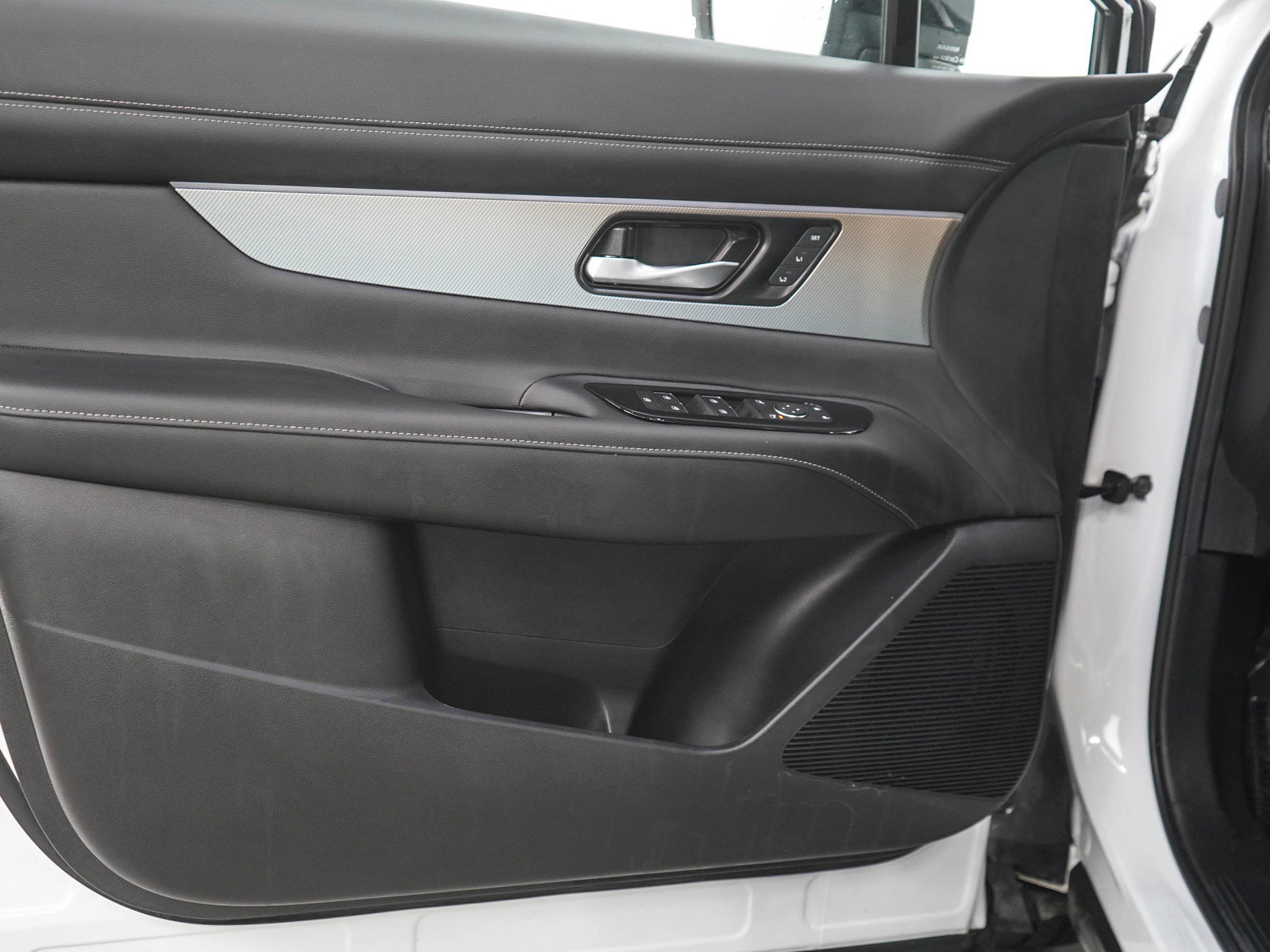 Used 2025 Nissan Murano SL w/ Cargo Package AWD/4WD image 19