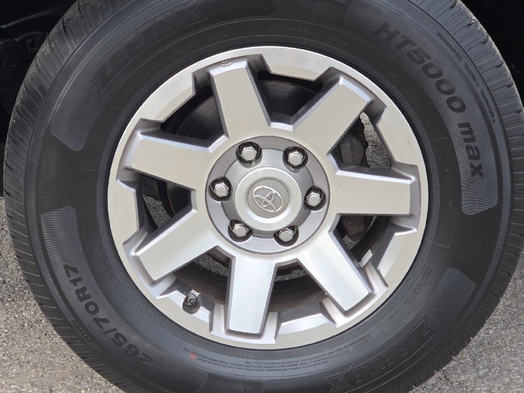Used 2014 Toyota FJ Cruiser 4WD w/ Upgrade Package image 9