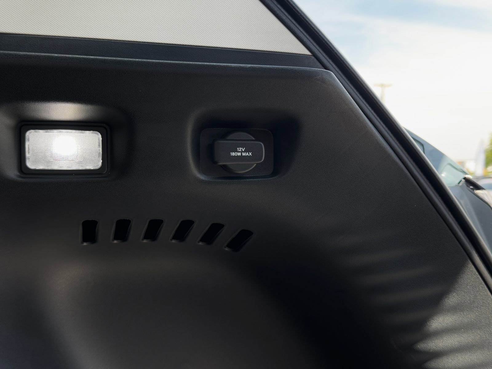 Certified 2025 Honda HR-V LX image 30