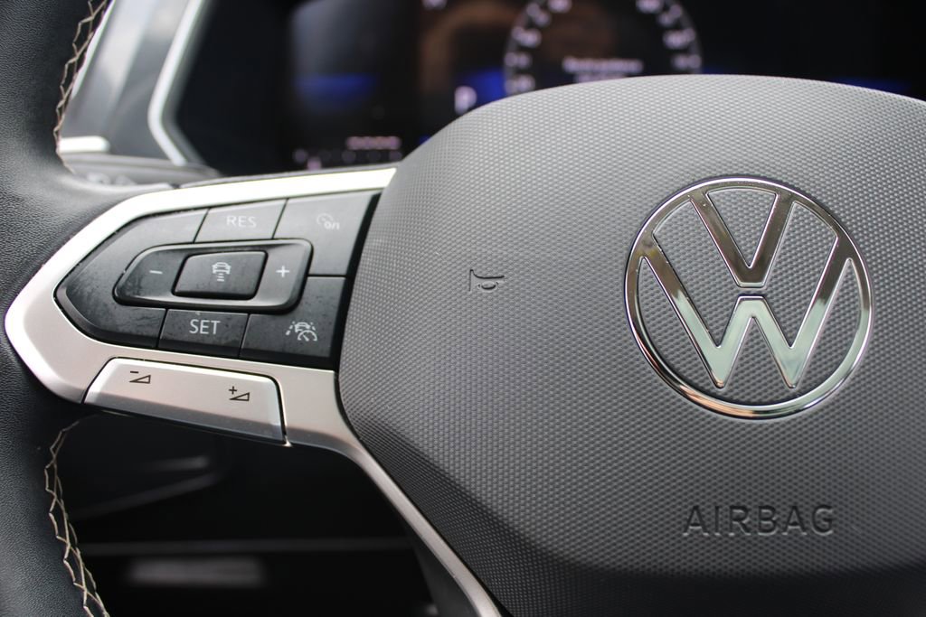 Certified 2024 Volkswagen Tiguan SE w/ Panoramic Sunroof Package AWD/4WD image 13