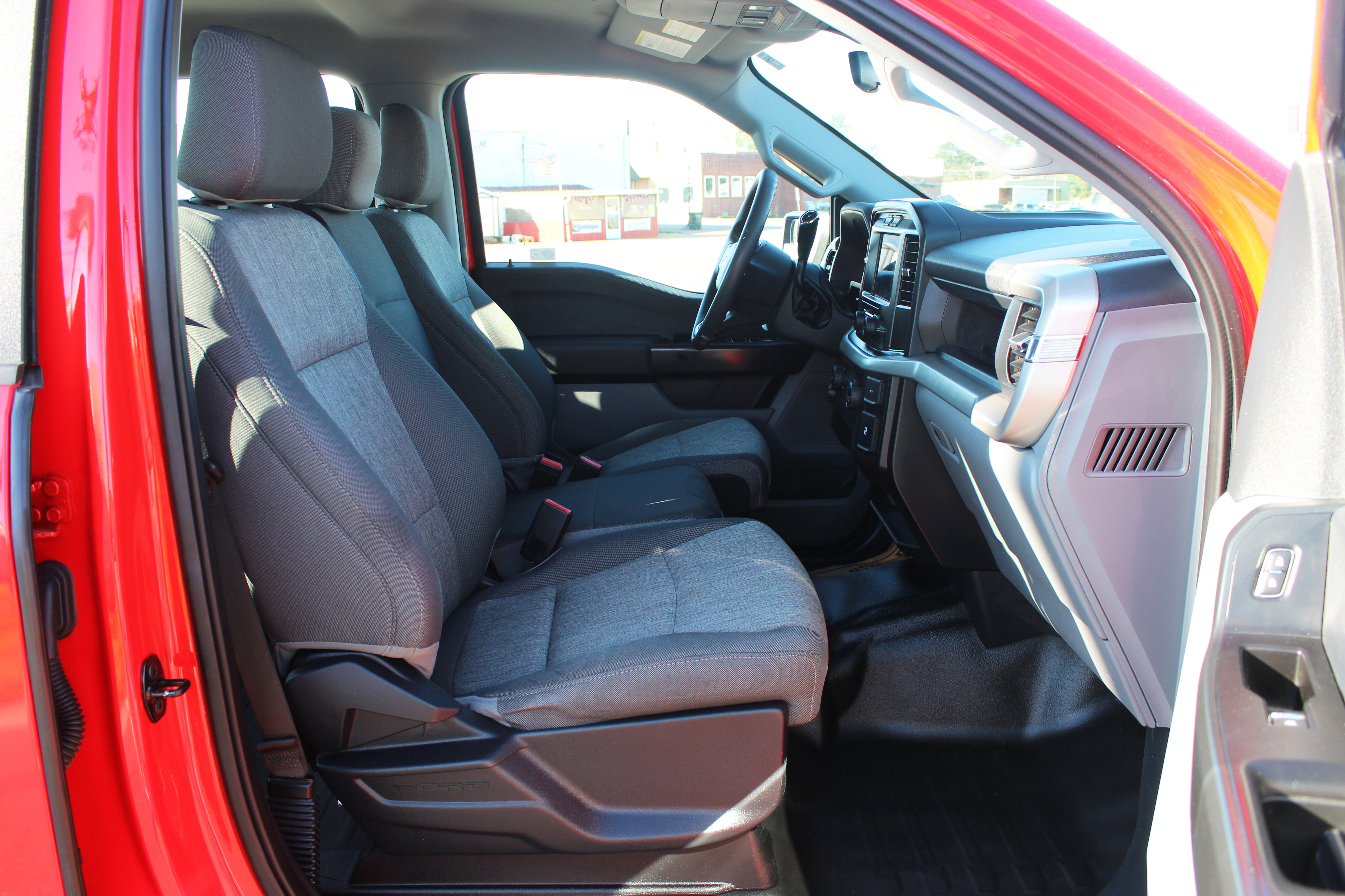 Used 2022 Ford F150 XL image 44