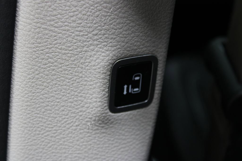 Used 2024 Chrysler Voyager LX FWD image 21