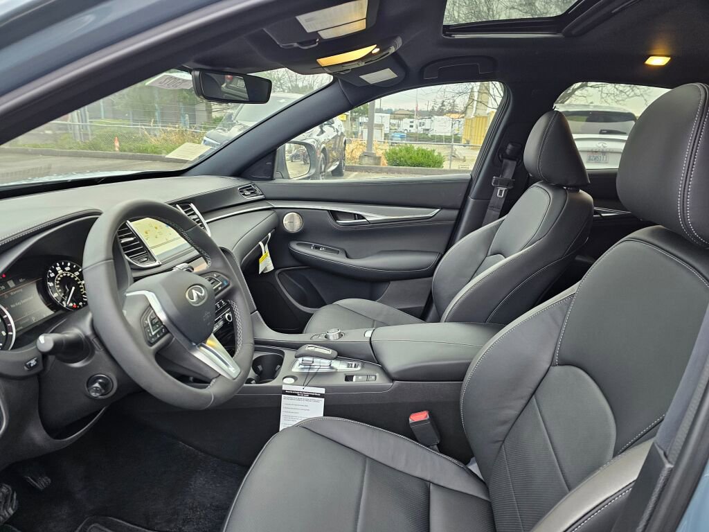New 2025 INFINITI QX55 Essential image 25
