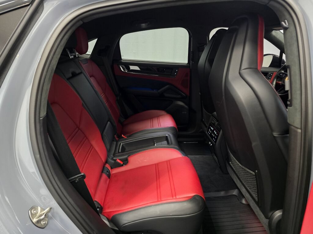 Certified 2024 Porsche Cayenne Turbo GT AWD/4WD image 25