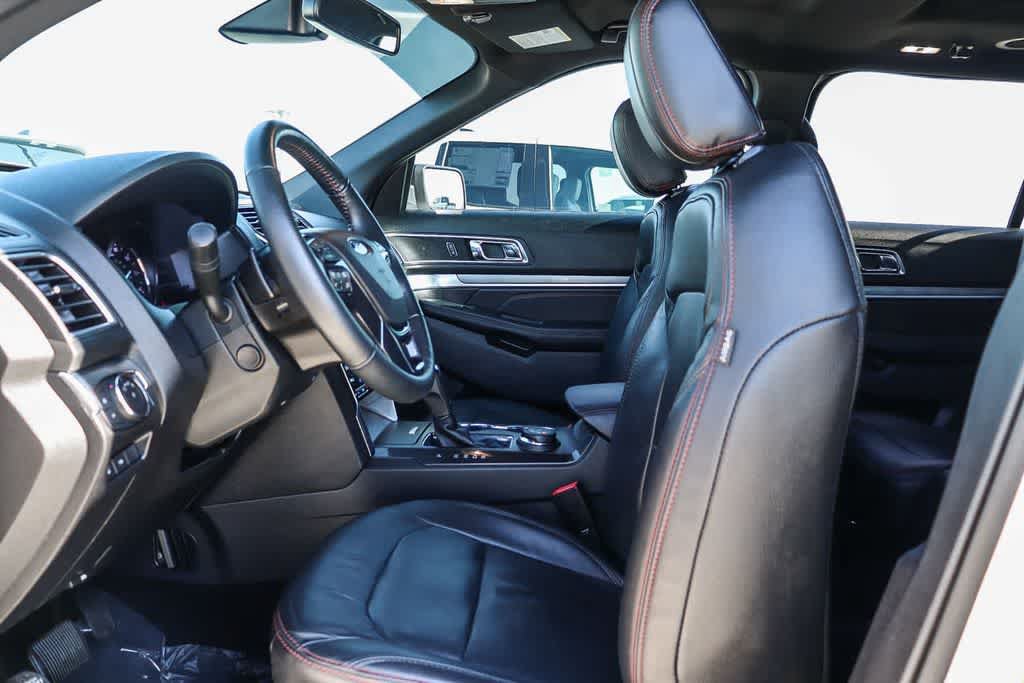 Used 2019 Ford Explorer Sport w/ Equipment Group 401A AWD/4WD image 18