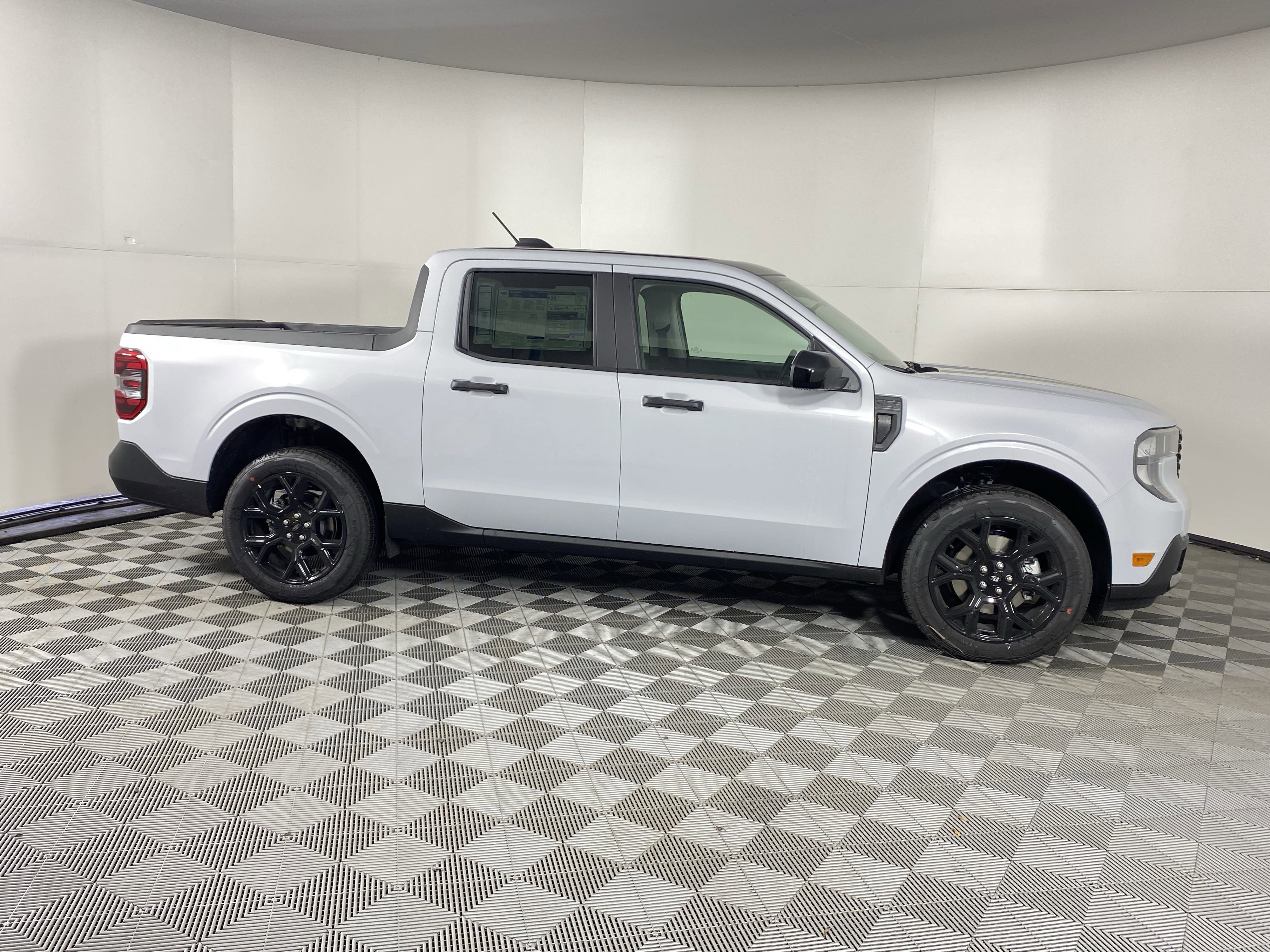 New 2025 Ford Maverick XLT w/ XLT Luxury Package image 6