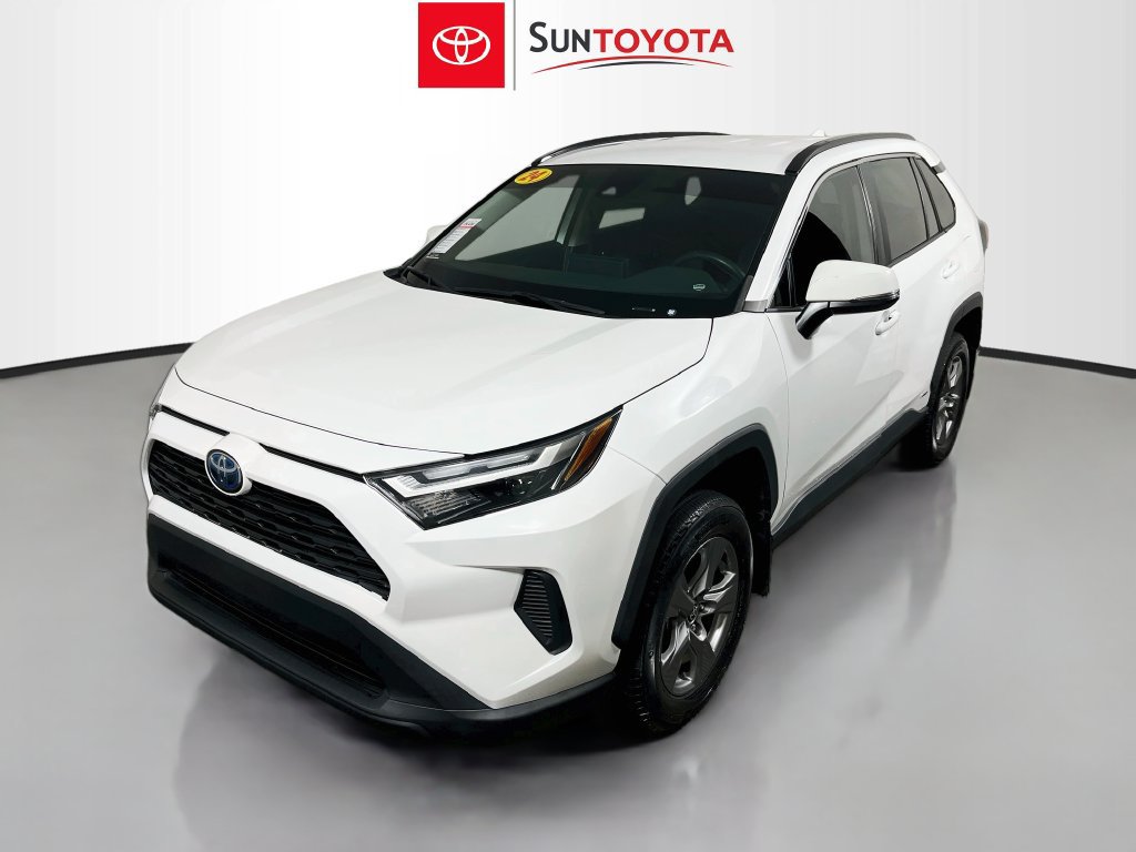 Used 2024 Toyota RAV4 XLE AWD/4WD image 7