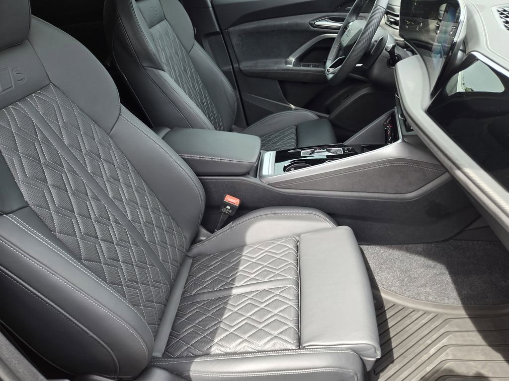 Certified 2025 Audi SQ5 Premium Plus image 17