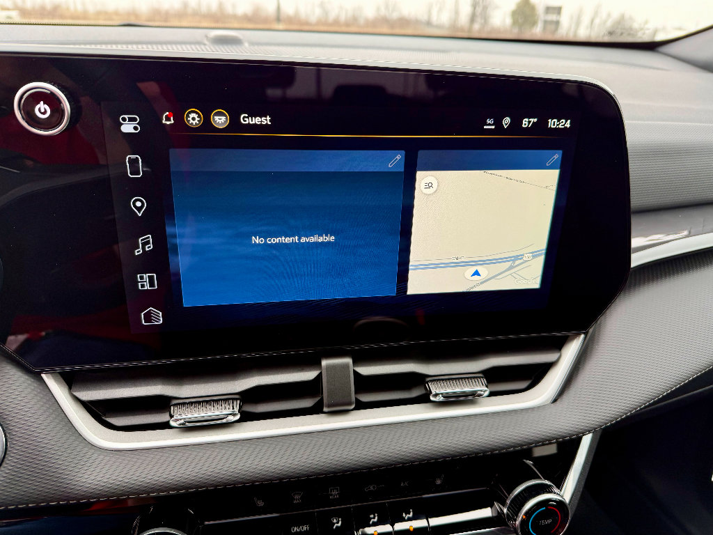 New 2026 Chevrolet Equinox LT w/ Safety and Technology Package image 18