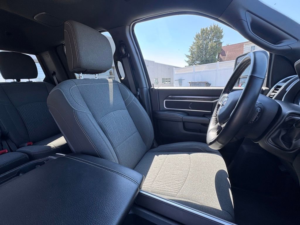 Used 2024 RAM 2500 Big Horn w/ Night Edition AWD/4WD image 18