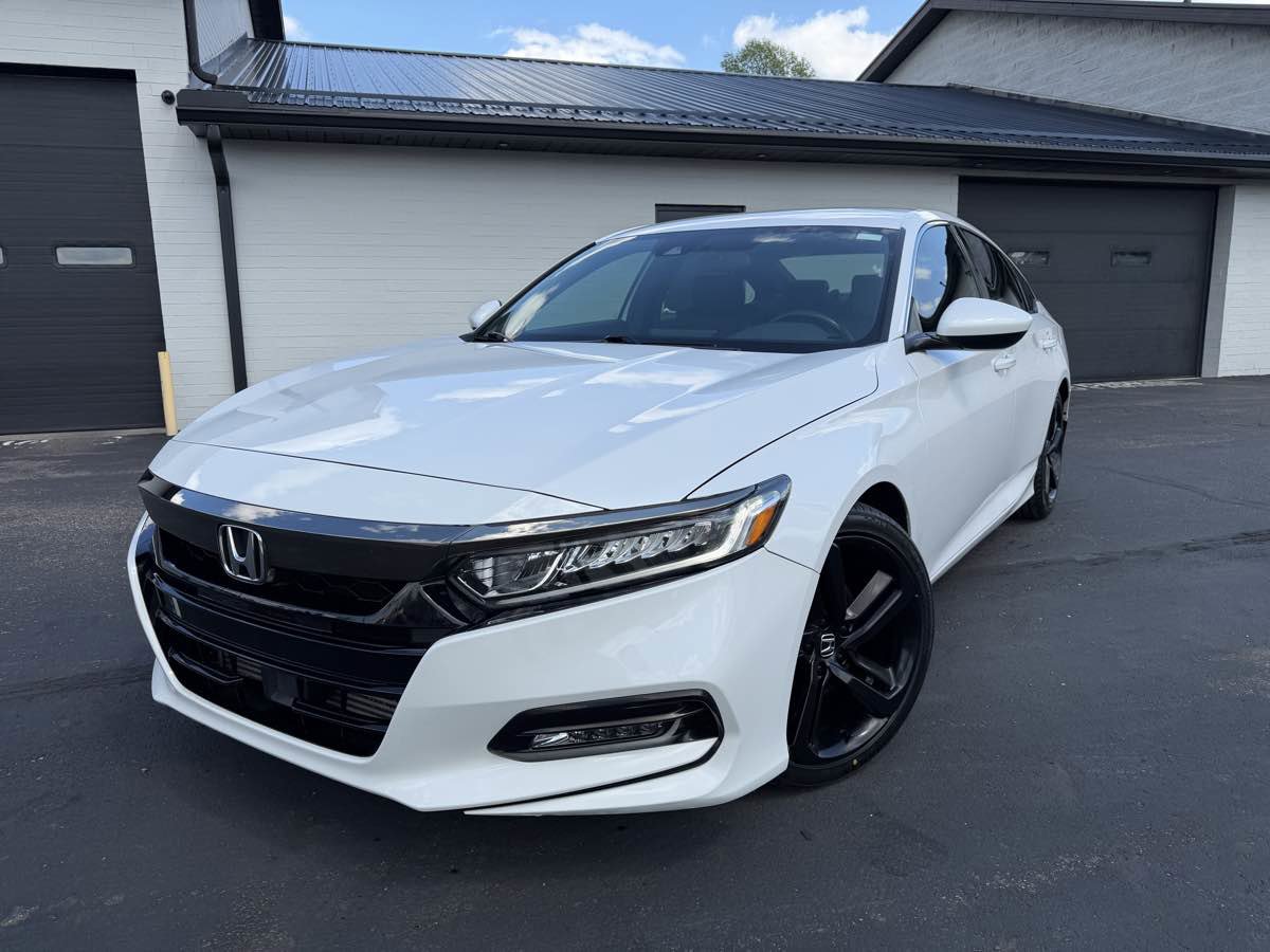 Used 2019 Honda Accord Sport image 2