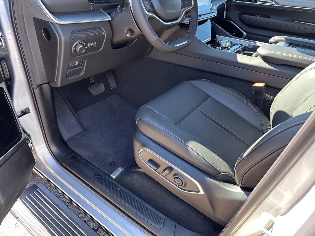 New 2026 Jeep Grand Wagoneer Limited AWD/4WD image 29