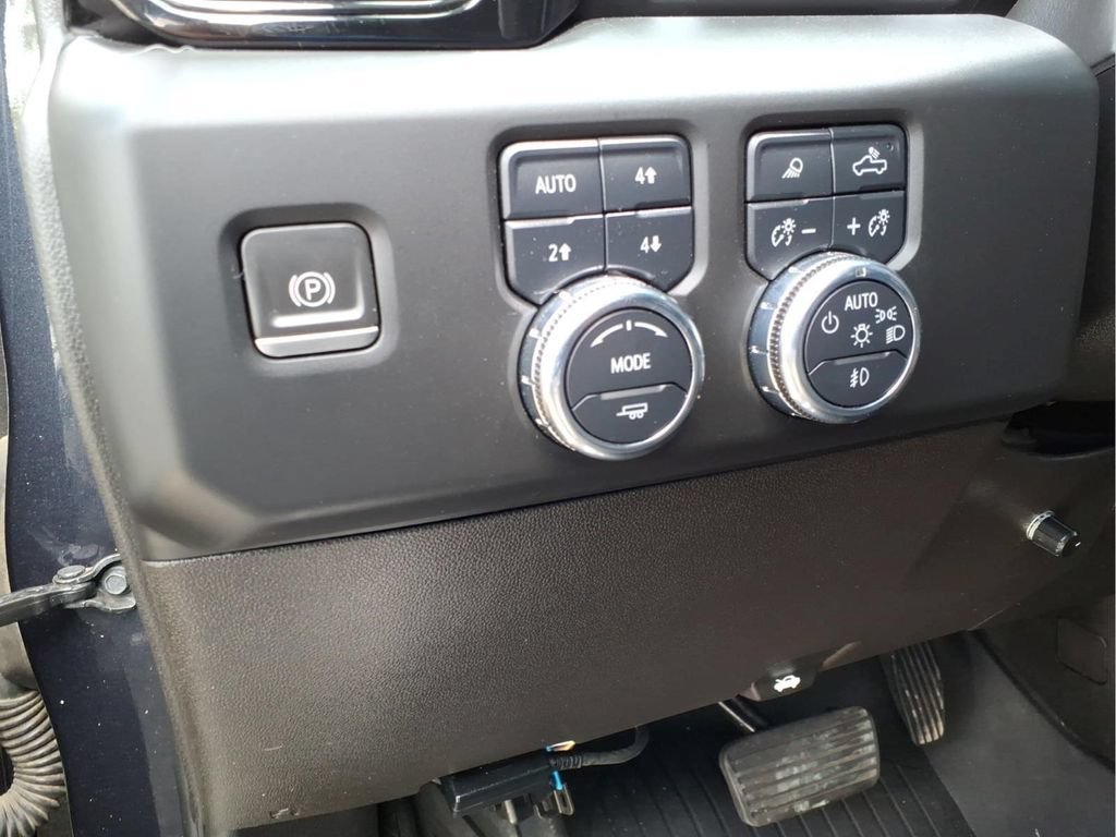 Used 2023 GMC Sierra 1500 AT4 w/ Technology Package AWD/4WD image 13