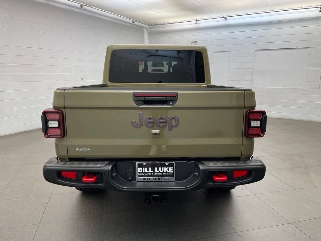 New 2026 Jeep Gladiator Rubicon w/ Steel Power Dome Hood Package AWD/4WD image 4