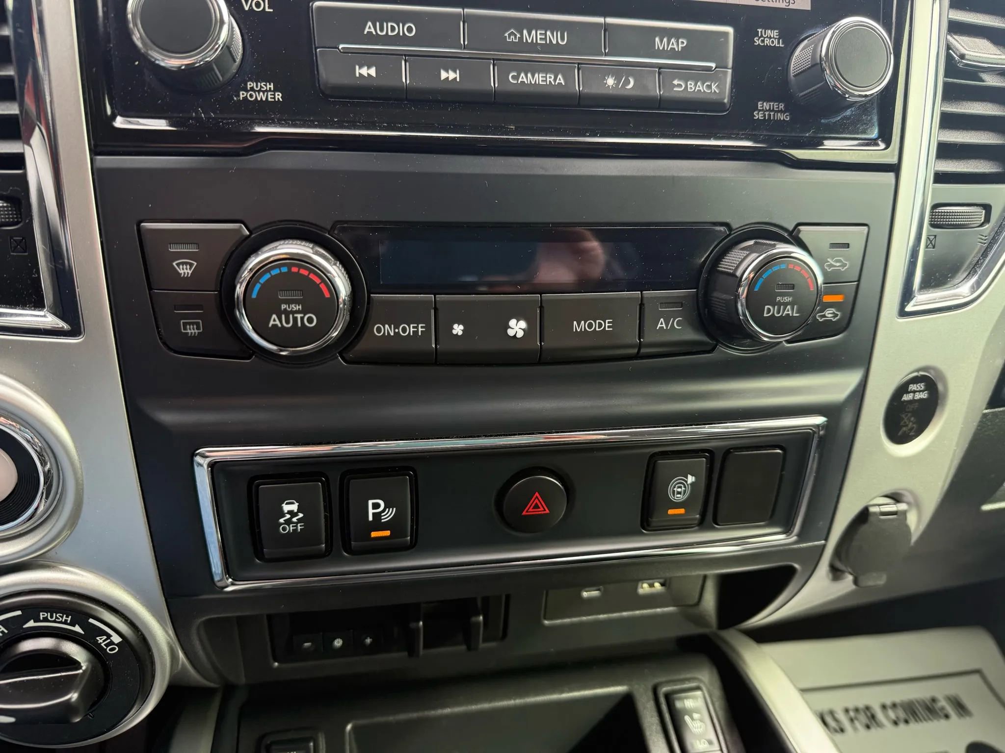 Used 2021 Nissan Titan SV w/ SV Convenience Package AWD/4WD image 12
