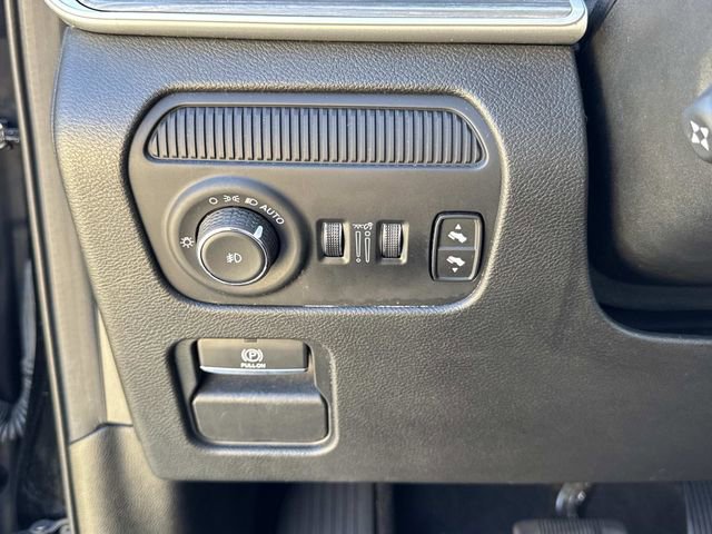 Used 2024 Jeep Wagoneer Series II w/ Flexible Seating Group image 32