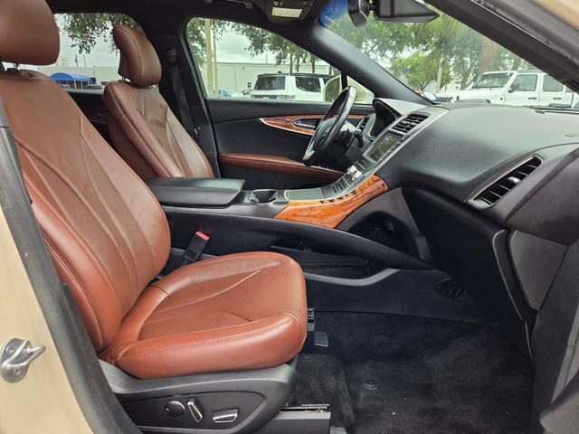 Used 2018 Lincoln MKX Reserve w/ Driver Assistance Package FWD image 19