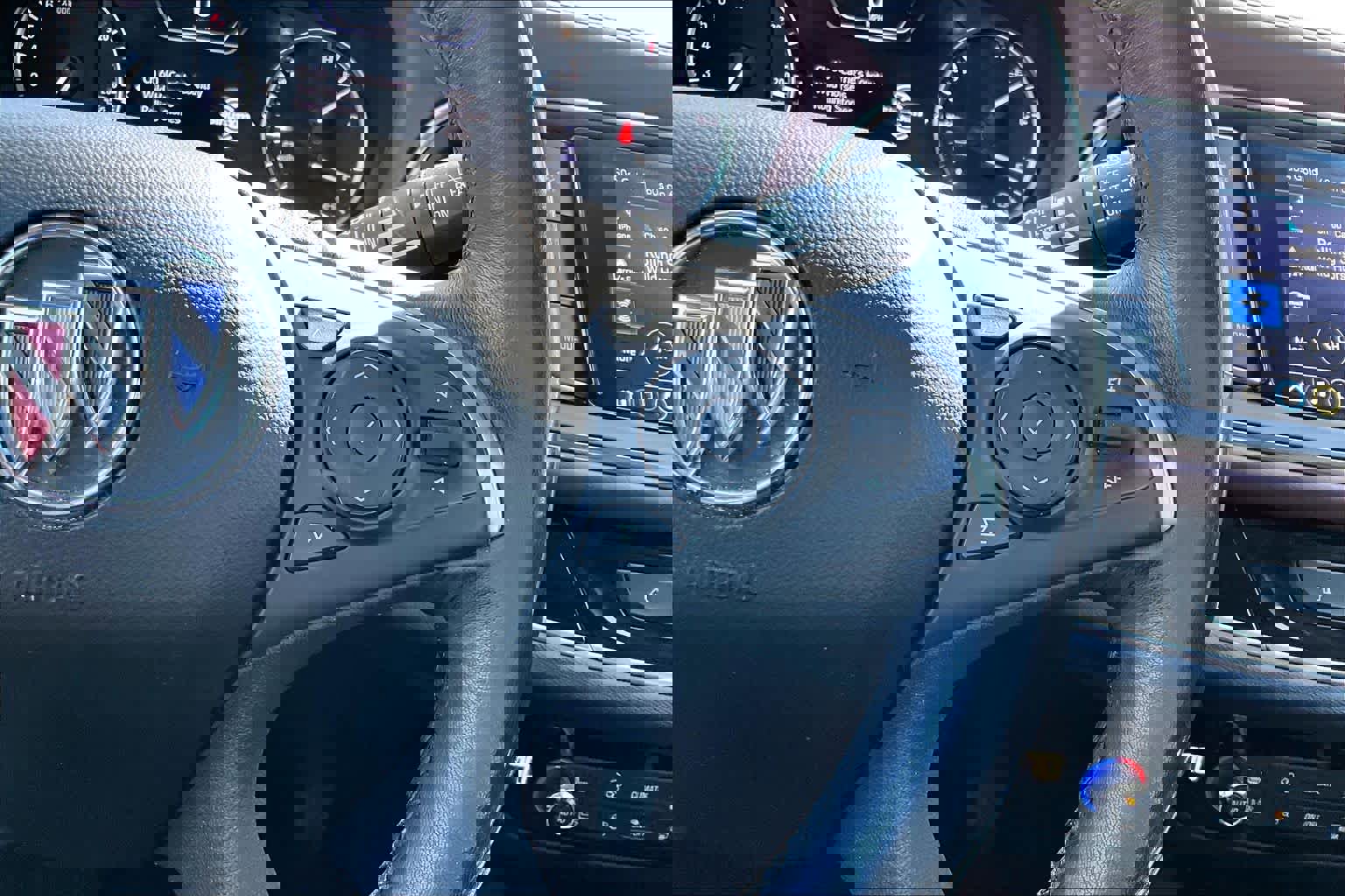 Used 2021 Buick Enclave Avenir w/ Avenir Technology Package image 23